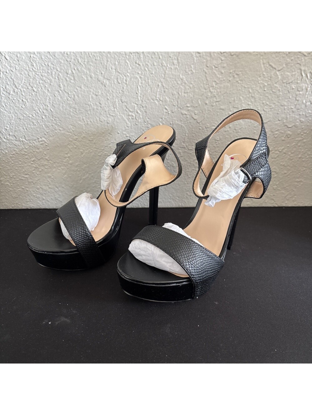 Heart in D Black Ankle Strap Platform Stiletto Sandals 6